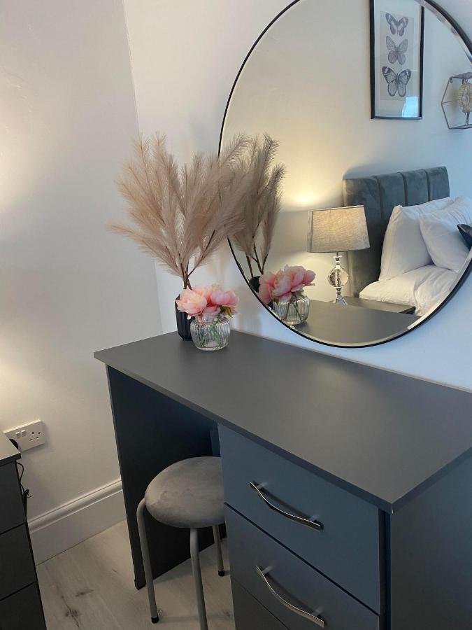 The Retreats 2 Kenfig Hill Pet Friendly 2 Bedroom Flat With King Size Bed Twin Beds And Sofa Bed Sleeps Up To 5 People Dış mekan fotoğraf
